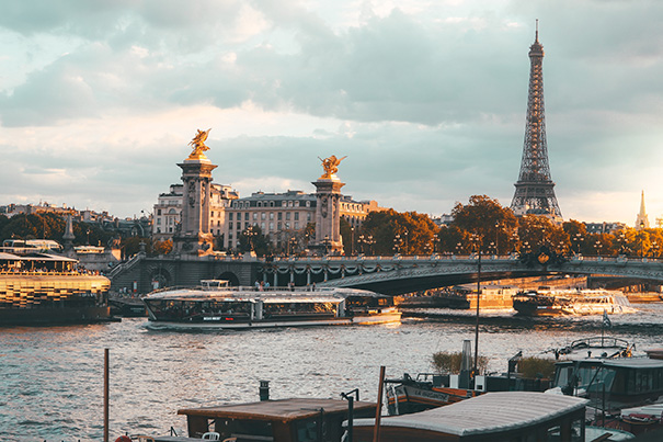 Gourmet Dinner at the Seine River