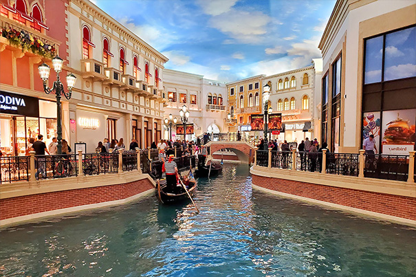 Venetian Luxury Shopping